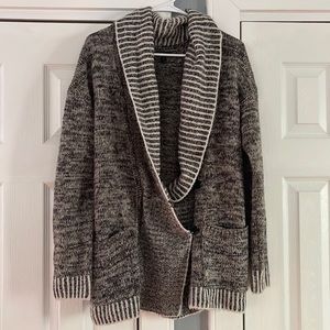 Cozy GAP cardigan sweater size M!